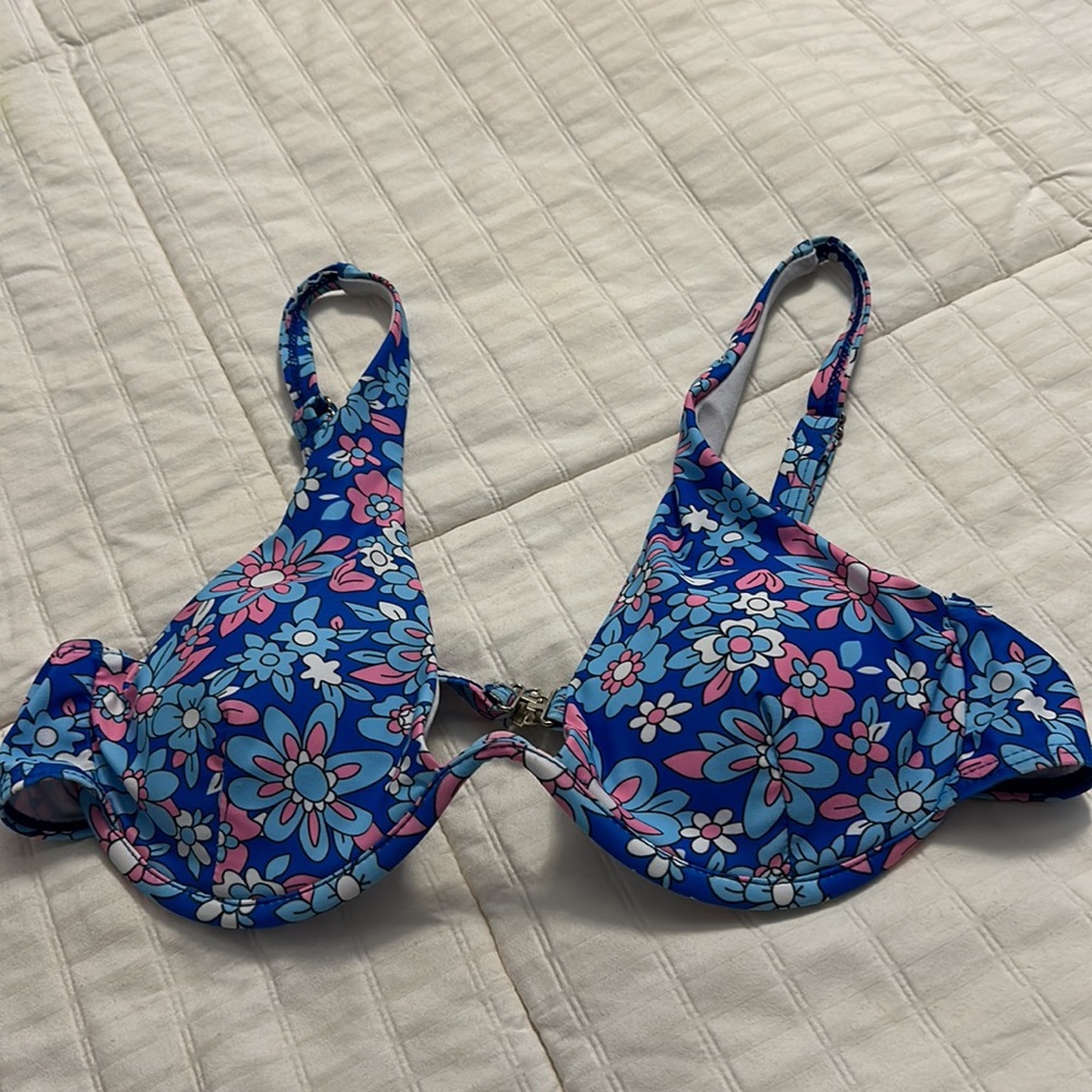 Medium bikini top bundle - Picture 10 of 11